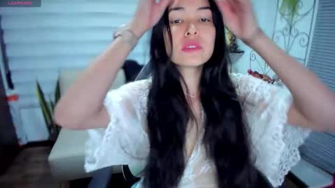 Luna online show from December 2025 04:28:02 AM