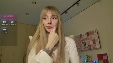 Luna online show from February 2026 12:37:02 AM