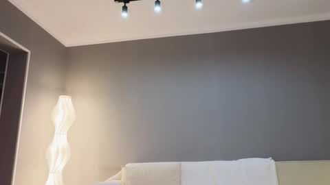 Luna online show from December 2025 03:33:01 AM