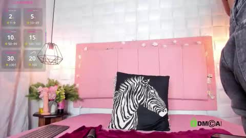 lunamorena__ online show from January 2026 07:18:01 PM