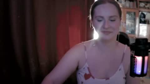 Snapshot of lunamystique_ chatting on July 2026 05:02:02 AM lunamystique_ online show from July 2026 05:02:02 AM