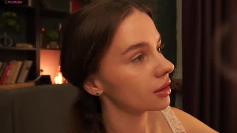 lunaolivia_ online show from October 2025 12:44:02 PM