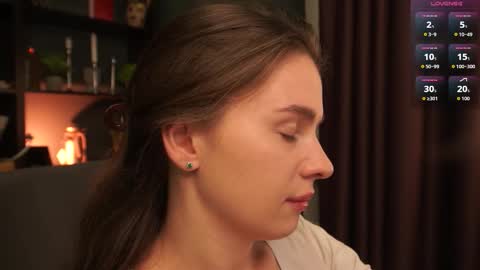 lunaolivia_ online show from October 2025 12:45:02 PM