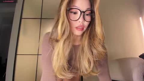 Aisha online show from October 2025 10:21:02 AM