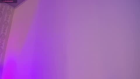 Luna  online show from November 2025 04:53:02 PM