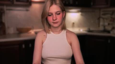 Lunar Mira online show from November 2025 12:15:02 PM