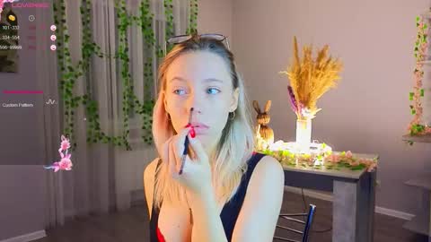 Kelly online show from December 2025 02:44:02 PM