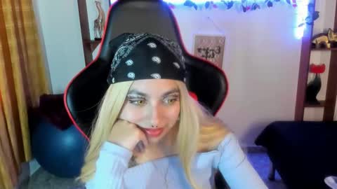 Snapshot of lunarichy chatting on October 2025 07:37:02 PM lunarichy online show from October 2025 07:37:02 PM