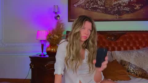 Luna Rishi online show from November 2025 06:13:01 AM