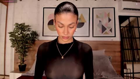 Luna Ruso  online show from September 2025 07:59:02 PM