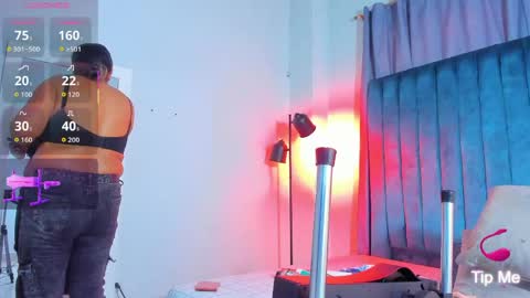 LUNA  online show from May 2026 06:45:01 PM