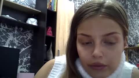 Luna  online show from October 2025 05:25:01 PM