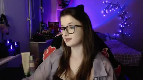 Snapshot of lunaxcherry chatting on April 2026 08:57:02 PM LunaXcherry online show from April 2026 08:57:02 PM