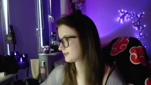 Snapshot of lunaxcherry chatting on May 2026 05:18:02 PM LunaXcherry online show from May 2026 05:18:02 PM