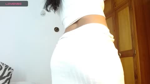 lunayois02 online show from February 2025 02:42:02 AM