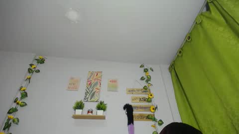 Snapshot of lunitaqueen_ chatting on November 2025 04:45:02 AM Luna Tamara online show from November 2025 04:45:02 AM