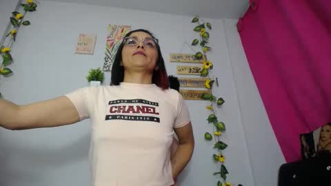 Snapshot of lunitaqueen_ chatting on December 2025 04:20:02 AM Luna Tamara online show from December 2025 04:20:02 AM