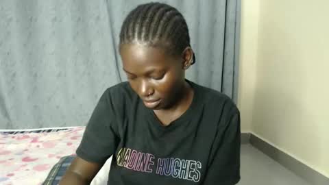 Snapshot of luo_queen chatting on September 2025 01:40:02 AM luo_queen online show from September 2025 01:40:02 AM