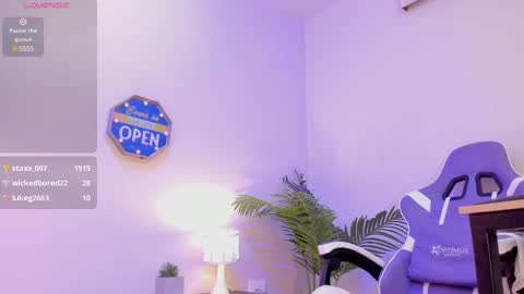 Snapshot of lupeebony chatting on January 2025 10:34:01 PM lupe online show from January 2025 10:34:01 PM