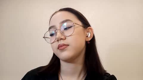 Snapshot of lupefaulker chatting on March 2026 01:02:01 PM Roxie online show from March 2026 01:02:01 PM