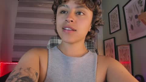 Snapshot of lusiana__ chatting on May 2026 12:12:02 PM Luci online show from May 2026 12:12:02 PM