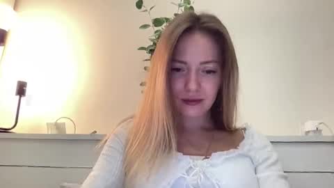 lusiluv online show from September 2025 07:40:02 PM