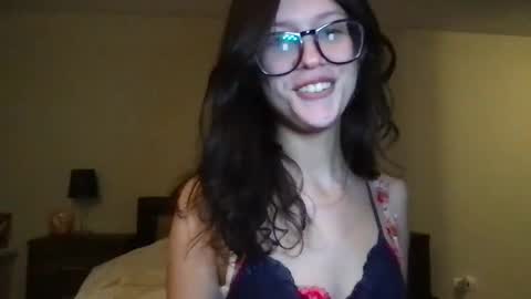 Snapshot of lustfullivxo chatting on March 2025 04:26:02 AM Liv 3 online show from March 2025 04:26:02 AM
