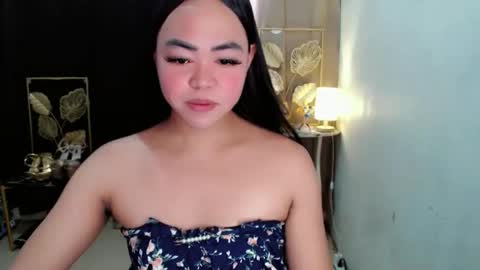 Snapshot of lustfuloffendertrina chatting on May 2026 02:19:01 AM Trina online show from May 2026 02:19:01 AM