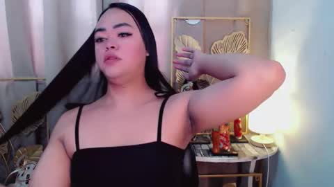 Snapshot of lustfuloffendertrina chatting on May 2026 02:39:01 AM Trina online show from May 2026 02:39:01 AM