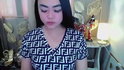 Snapshot of lustfuloffendertrina chatting on May 2026 04:07:02 AM Trina online show from May 2026 04:07:02 AM
