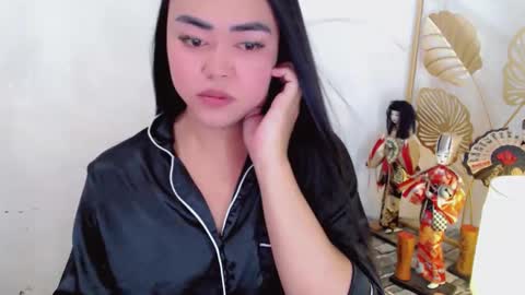 Snapshot of lustfuloffendertrina chatting on May 2026 03:15:02 AM Trina online show from May 2026 03:15:02 AM
