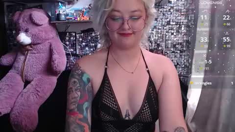 Michy online show from October 2025 04:41:01 PM