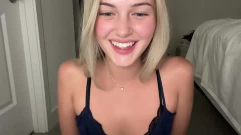 Aimee online show from October 2025 03:27:02 AM