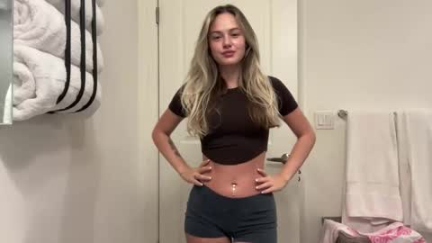 Aimee online show from November 2025 04:51:02 PM