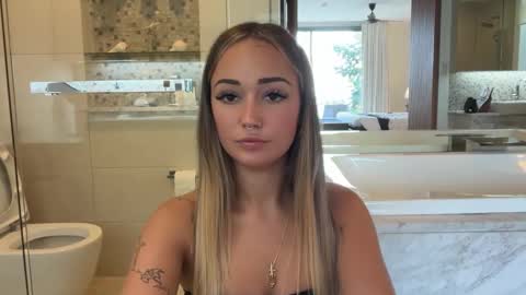 Livvyy online show from November 2025 08:48:02 AM