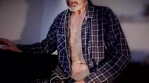 Im a   -  CAMGUY YOU  LIKE to FUCK online show from October 2025 03:45:01 PM