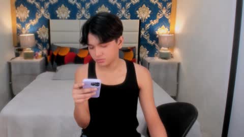 queen lux online show from March 2025 02:06:02 AM