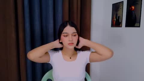 queen lux online show from June 2026 09:46:02 AM