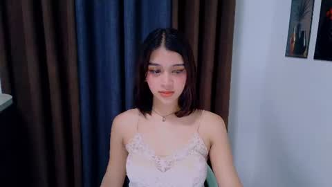 queen lux online show from August 2026 11:28:02 PM