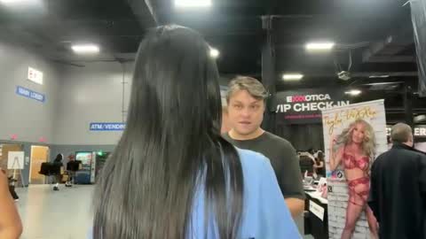 luxcher22 online show from October 2025 06:13:02 PM