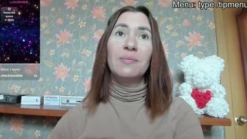 Snapshot of luxegirl67 chatting on December 2024 12:07:02 PM Sophie online show from December 2024 12:07:02 PM