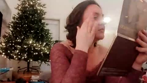 Luxey Sparkle online show from December 2024 11:57:02 PM