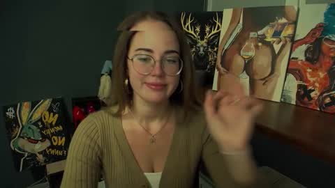 Snapshot of luxie_queen chatting on October 2025 01:36:03 PM Katie online show from October 2025 01:36:03 PM