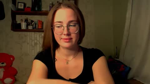 Snapshot of luxie_queen chatting on November 2025 03:07:02 PM Katie online show from November 2025 03:07:02 PM