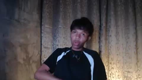 Snapshot of luxirfy_xx chatting on October 2025 03:34:01 PM luxirfy online show from October 2025 03:34:01 PM