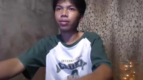 Snapshot of luxirfy_xx chatting on October 2025 11:42:01 AM luxirfy online show from October 2025 11:42:01 AM