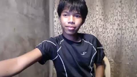 Snapshot of luxirfy_xx chatting on October 2025 11:47:01 AM luxirfy online show from October 2025 11:47:01 AM