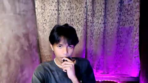 Snapshot of luxirfy_xx chatting on November 2025 05:41:01 PM luxirfy online show from November 2025 05:41:01 PM