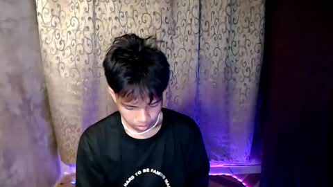 Snapshot of luxirfy_xx chatting on November 2025 05:24:02 PM luxirfy online show from November 2025 05:24:02 PM