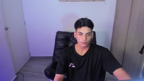 Snapshot of luxrx chatting on May 2026 08:17:01 PM luxrx online show from May 2026 08:17:01 PM